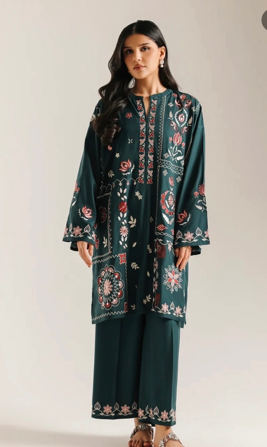 2pcs Zinc Ethnic Embroidered Dhanak