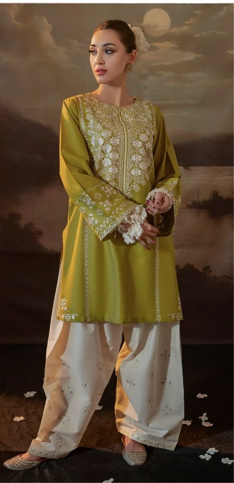 2pcs urge parrot lawn