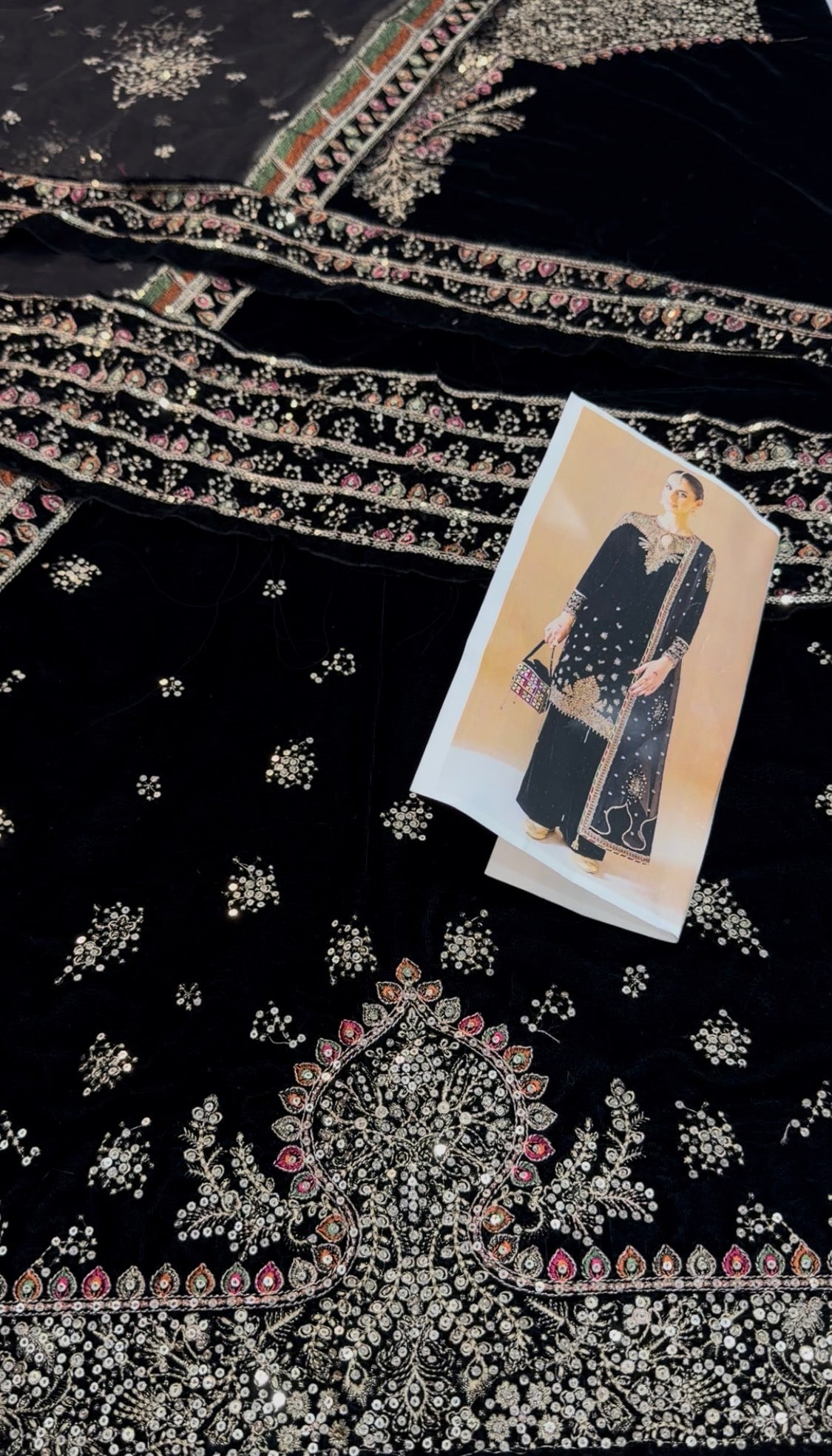 3pcs Jazmin Velvet Black Sequence