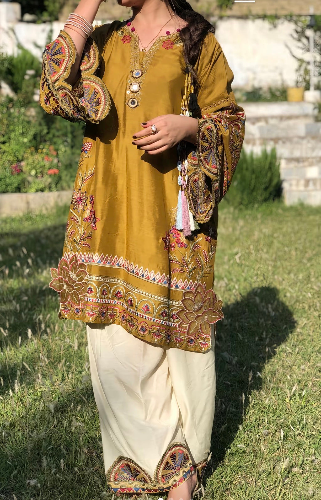 2pcs Ethnic Mehndiya Cutwork Flower lawn