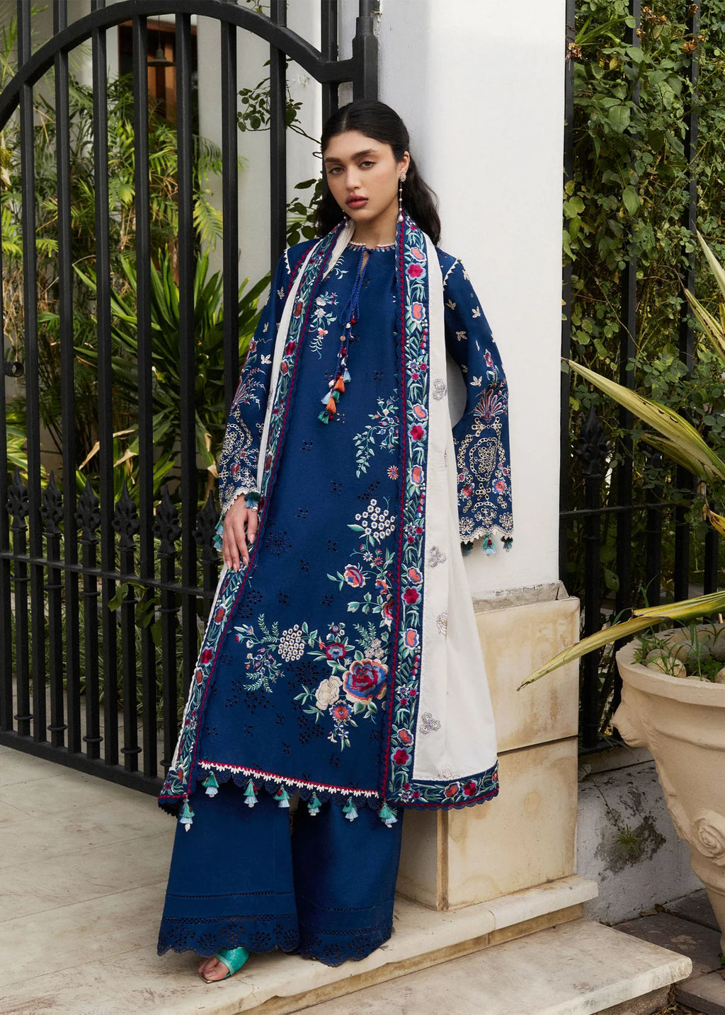 3pcs Jugnu By HR Blue offWhite Dhanak Embroidery