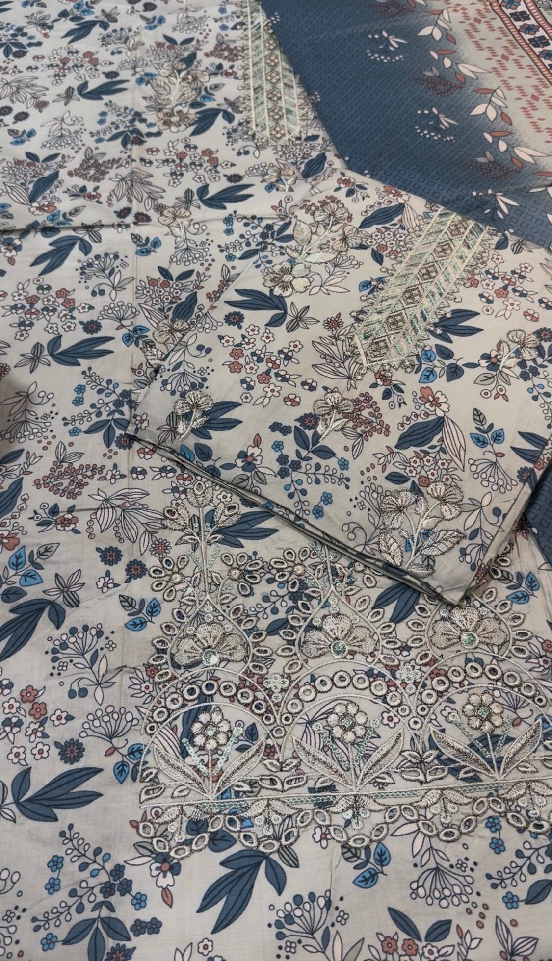 3pcs Lilen Baroque Sky Skin Embroidered