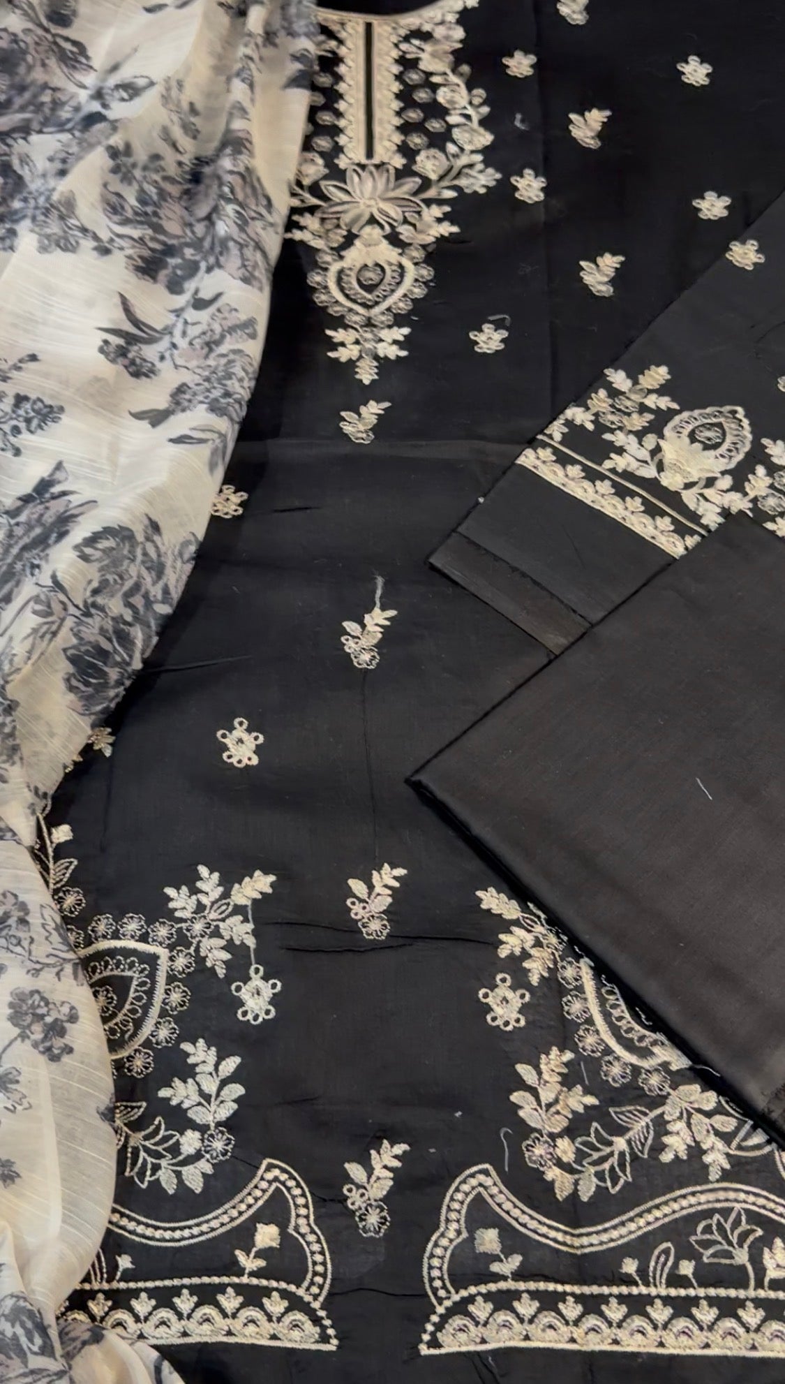 3pcs Mohagni Black Emb lawn