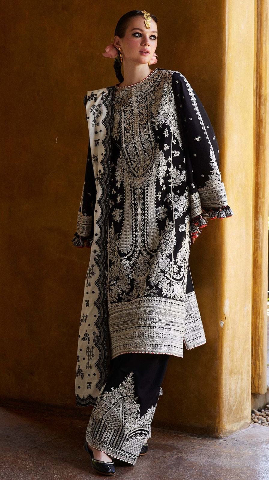 3pcs Qalamkar white Black embroidered Dhanak