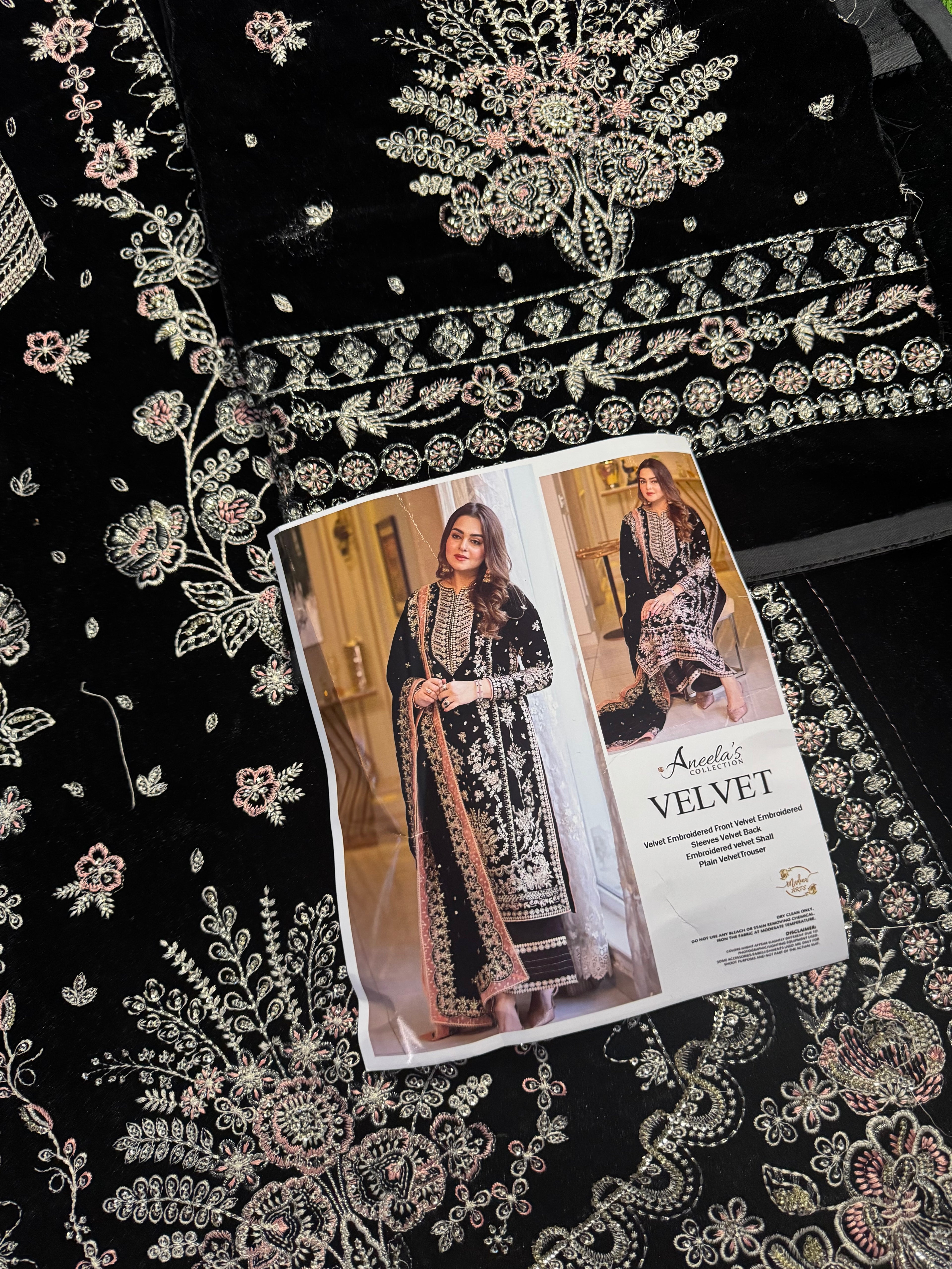 3pcs Aneelas Collection Black Velvet