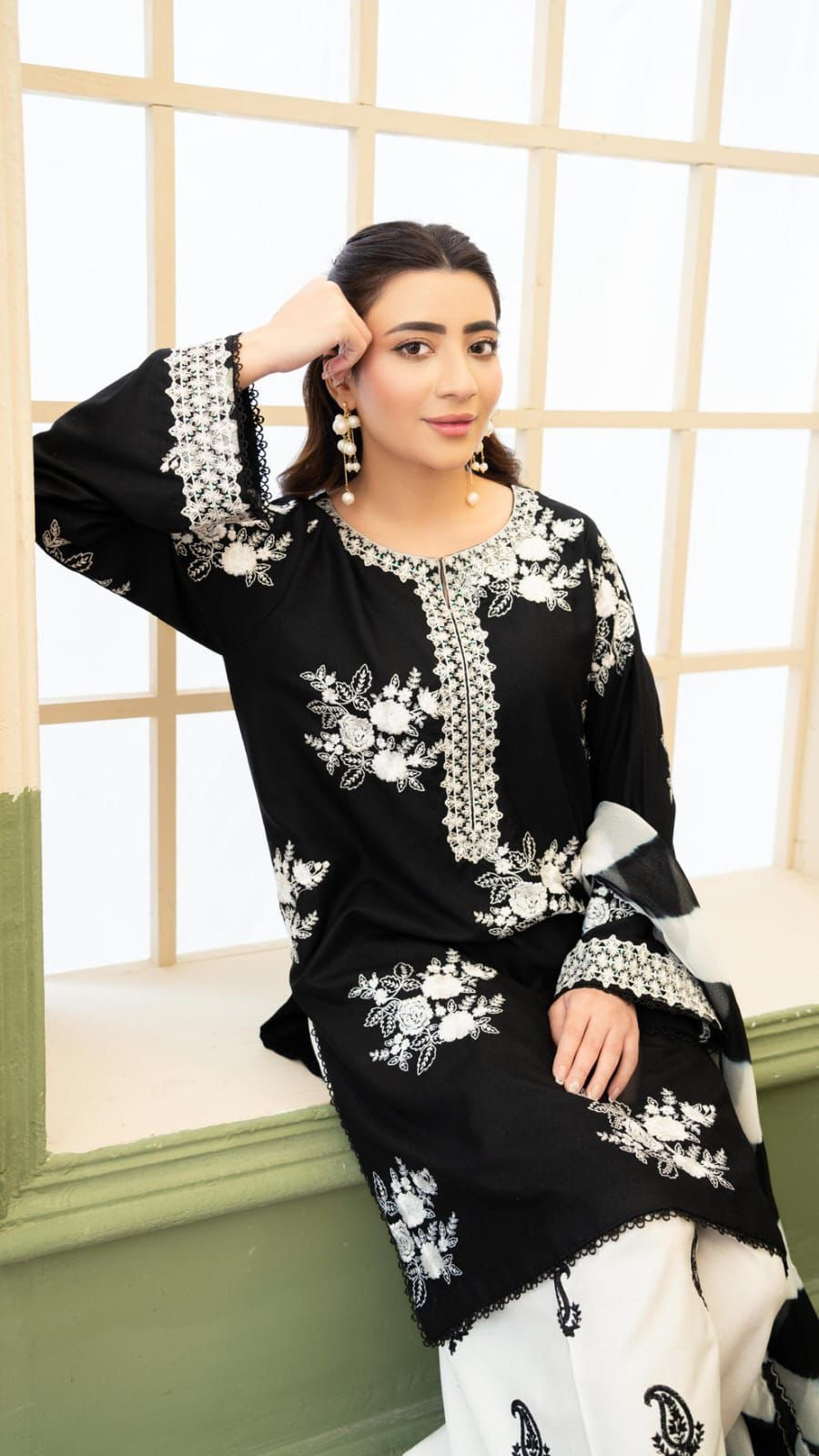 3pcs ZaraShahjhan White Black lawn