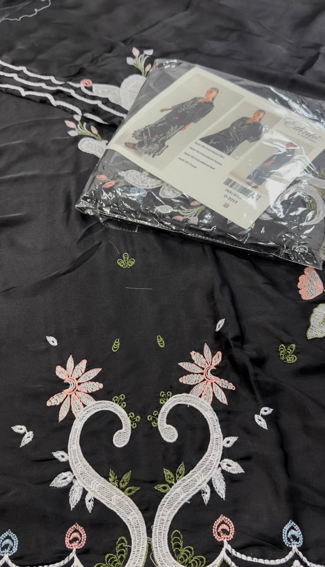 2pcs Silk Black White Ethnic Big Daman