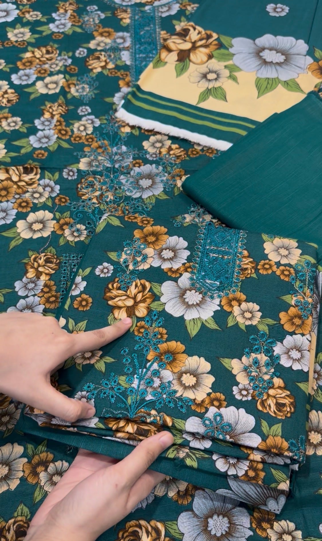 3pcs Khaddar Zinc Center Embroidered