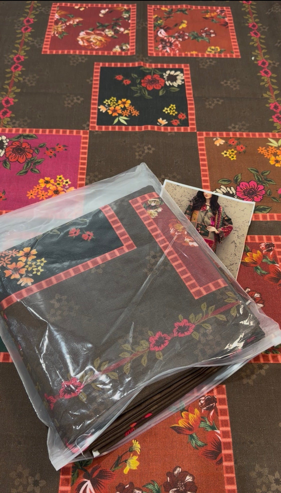 2pcs Khaddar Chrizmah Multi Box Article