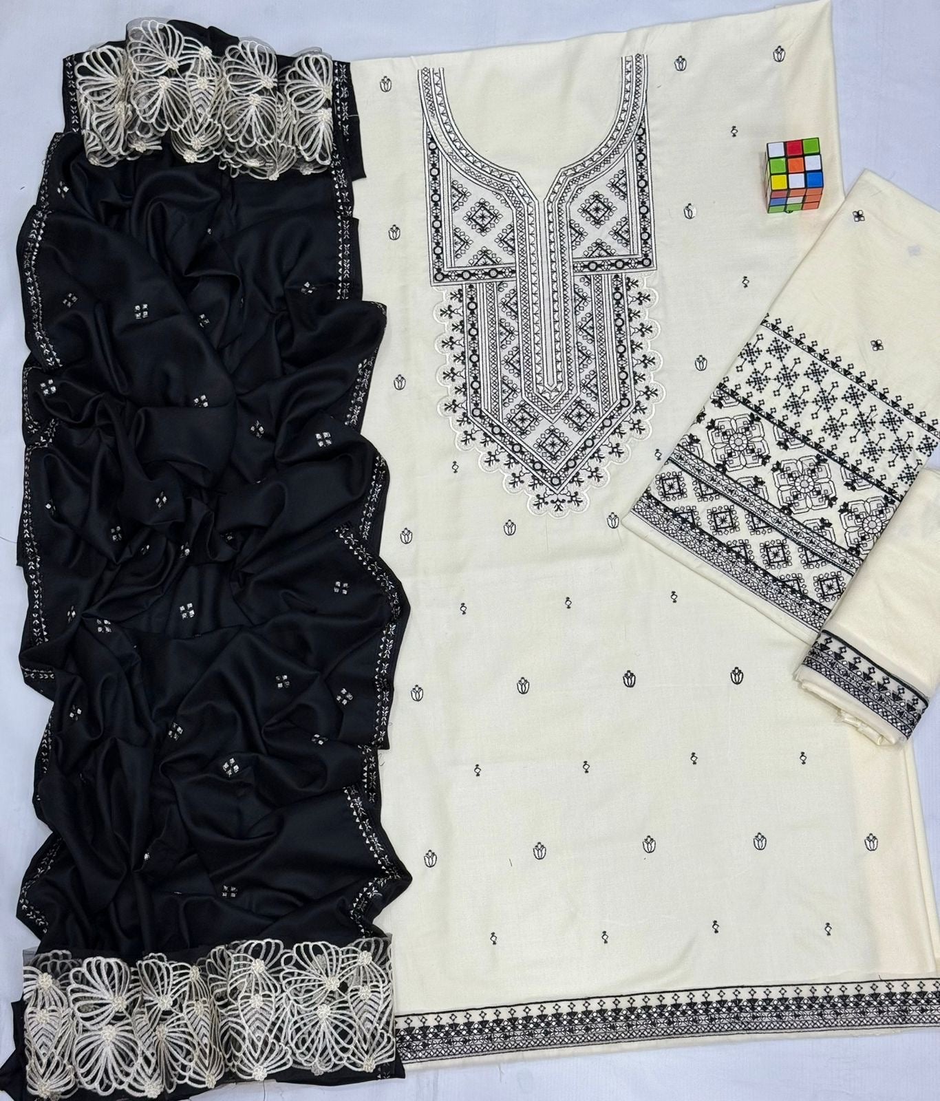 3pcs Hania skin Black Dhanak Embroidered