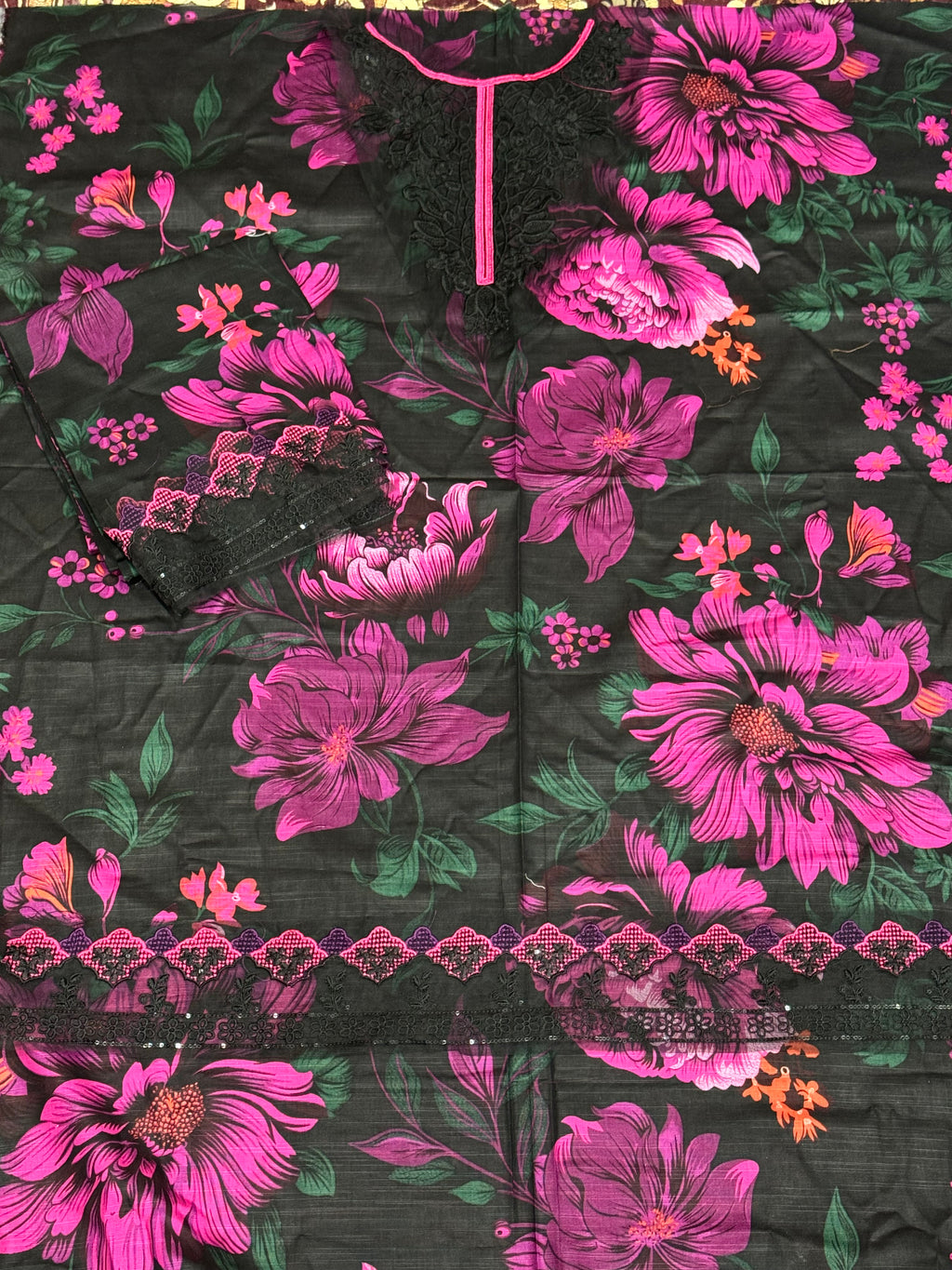 3pcs iznik cutowork dupata Khaddar Embroidered