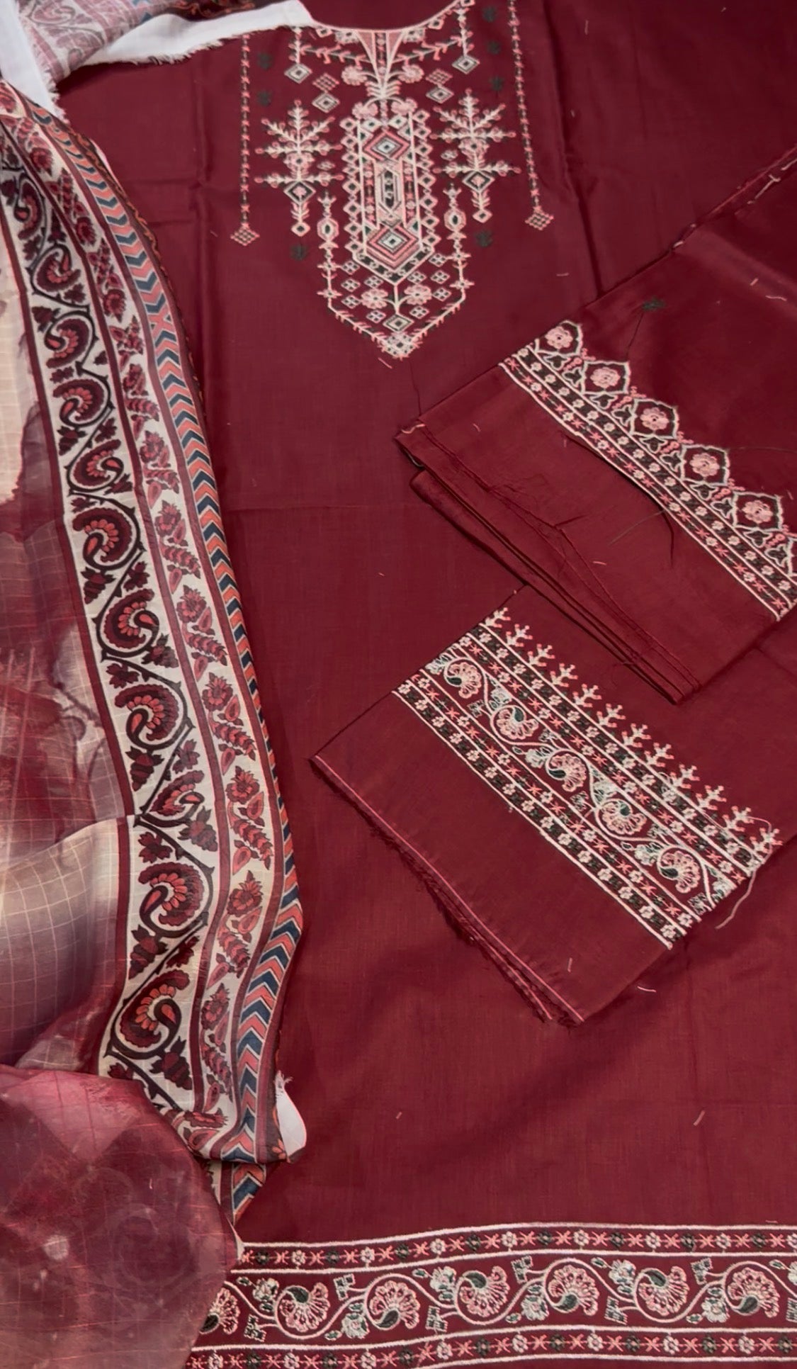 3pcs Maya Ali Mehroon lawn