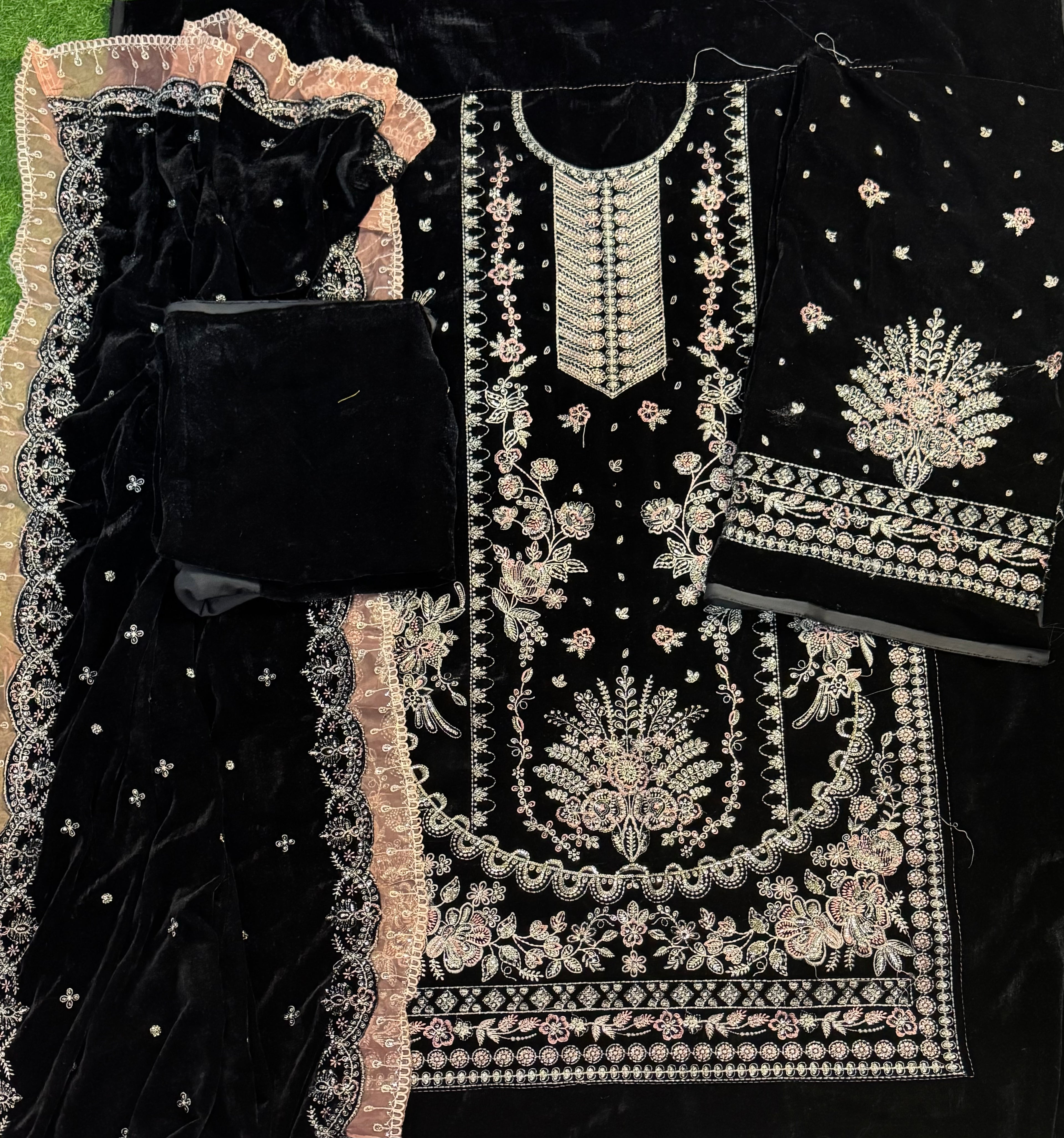 3pcs Aneelas Collection Black Velvet