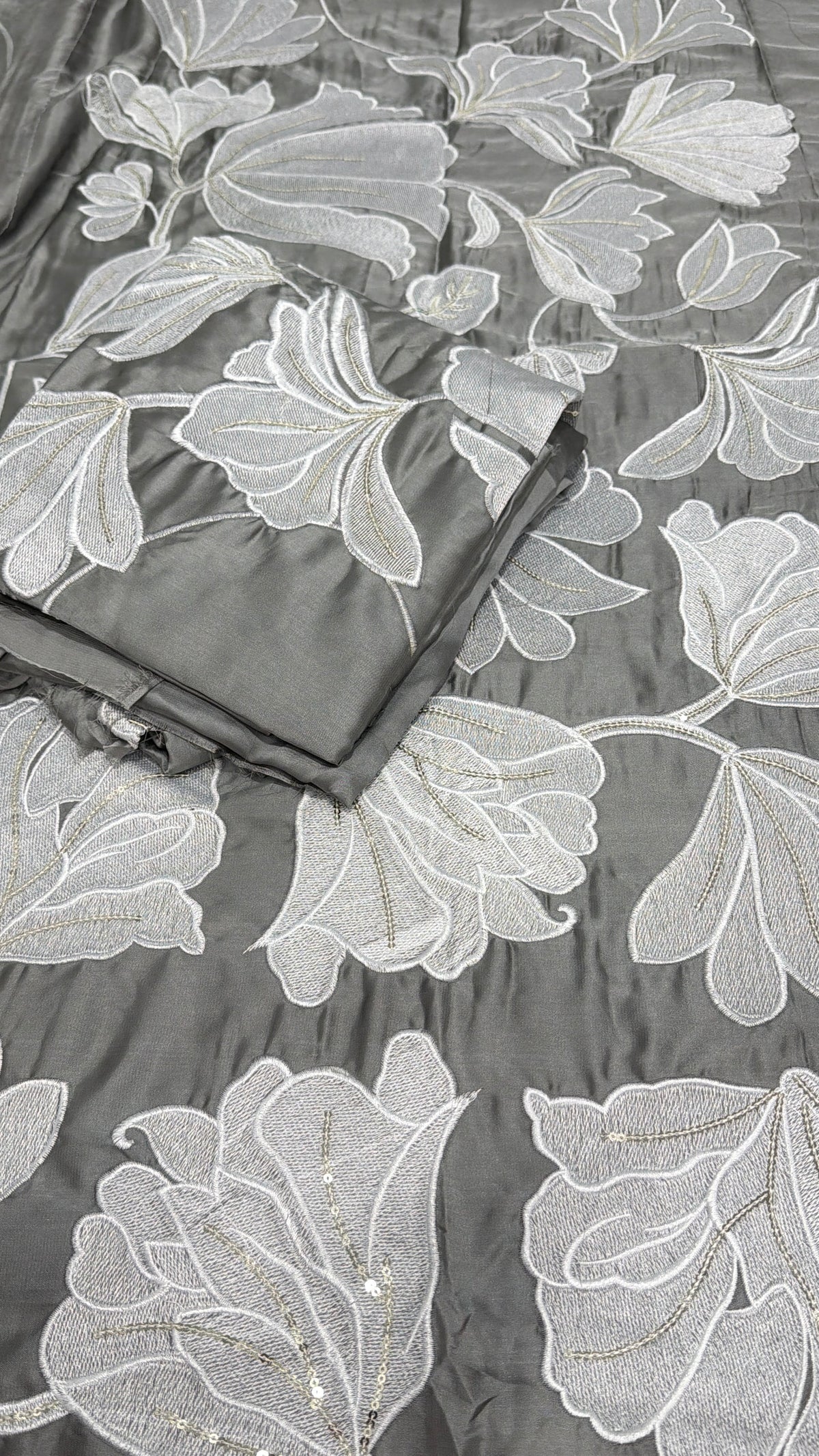 2pcs Silk Grey White Embroidered Agha noor