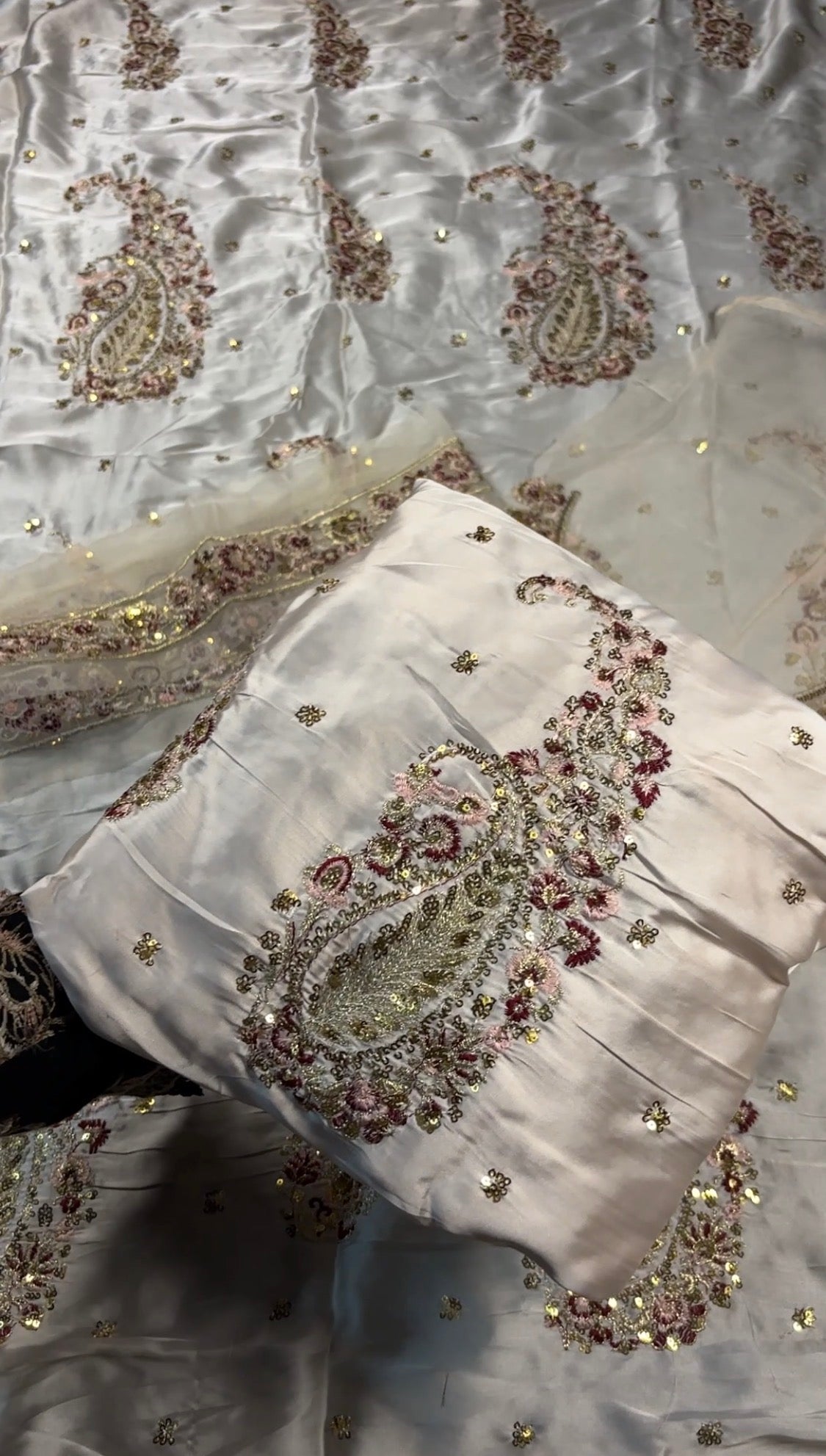 2pcs Keri Silk OffWhite Embroidery