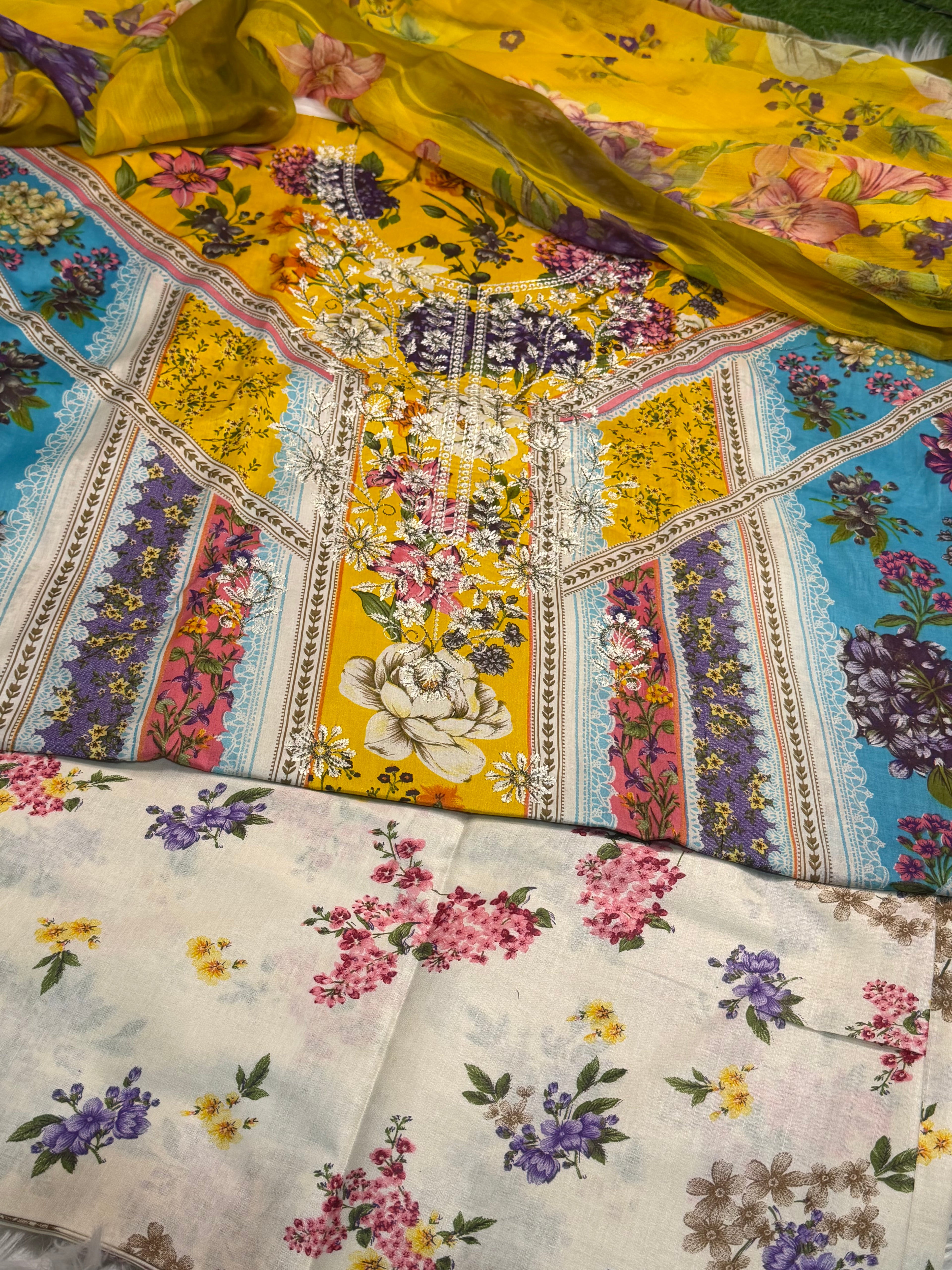 3pcs Maria B Emb lawn A-04