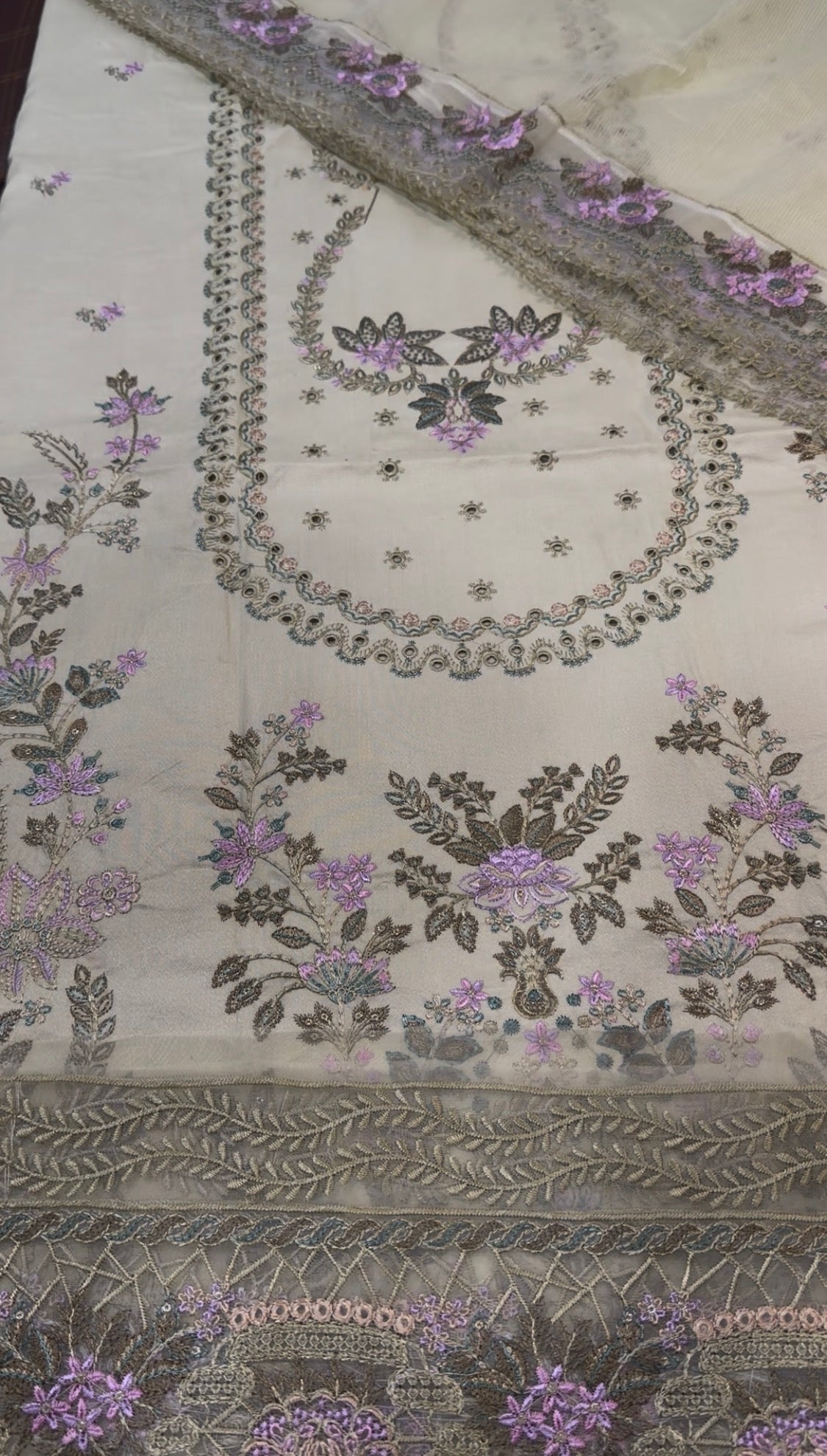 3pcs Akbar Aslam Pistachio Dhanak Decent Embroidered