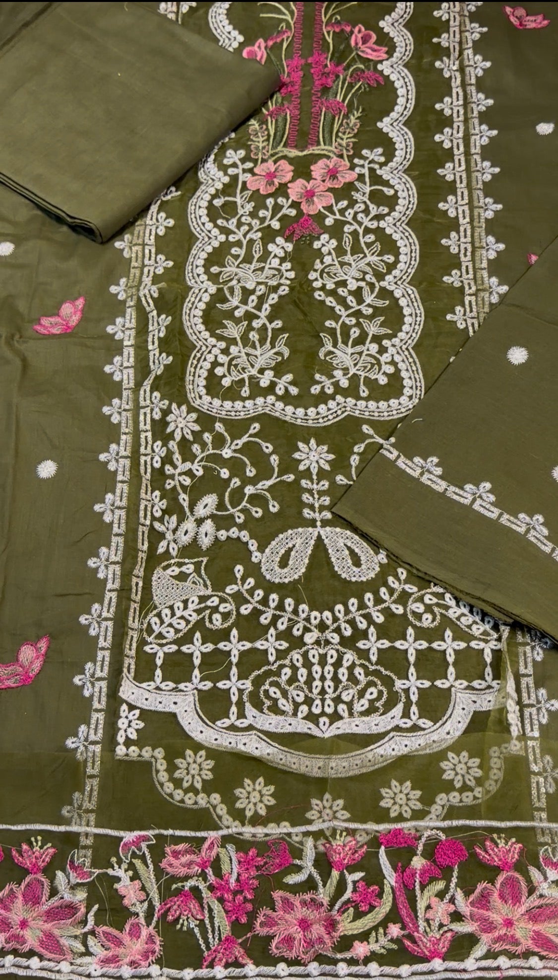 2pcs Mehndiya center emb panel lawn