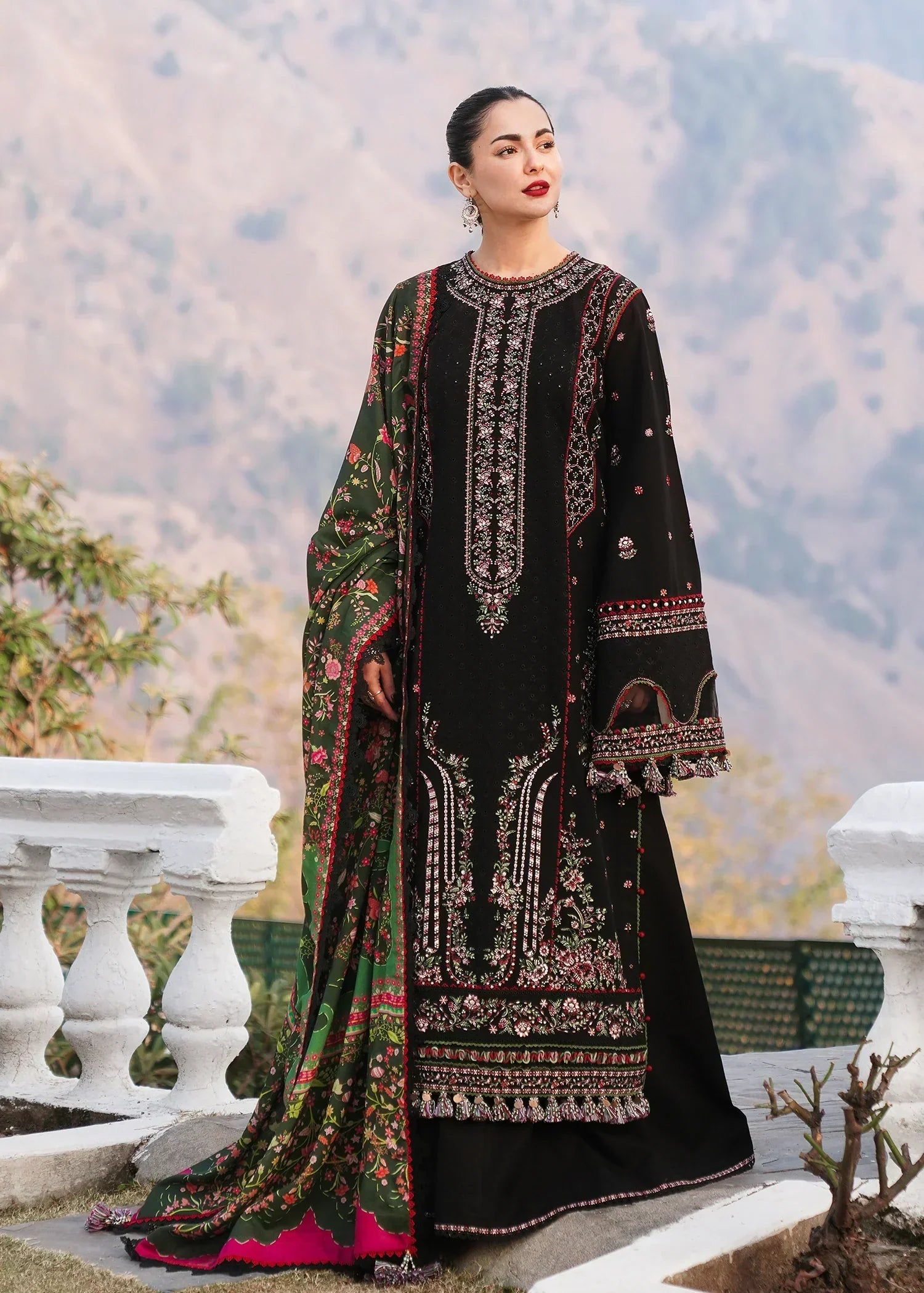 3pcs Hussain Rehar Black green lawn