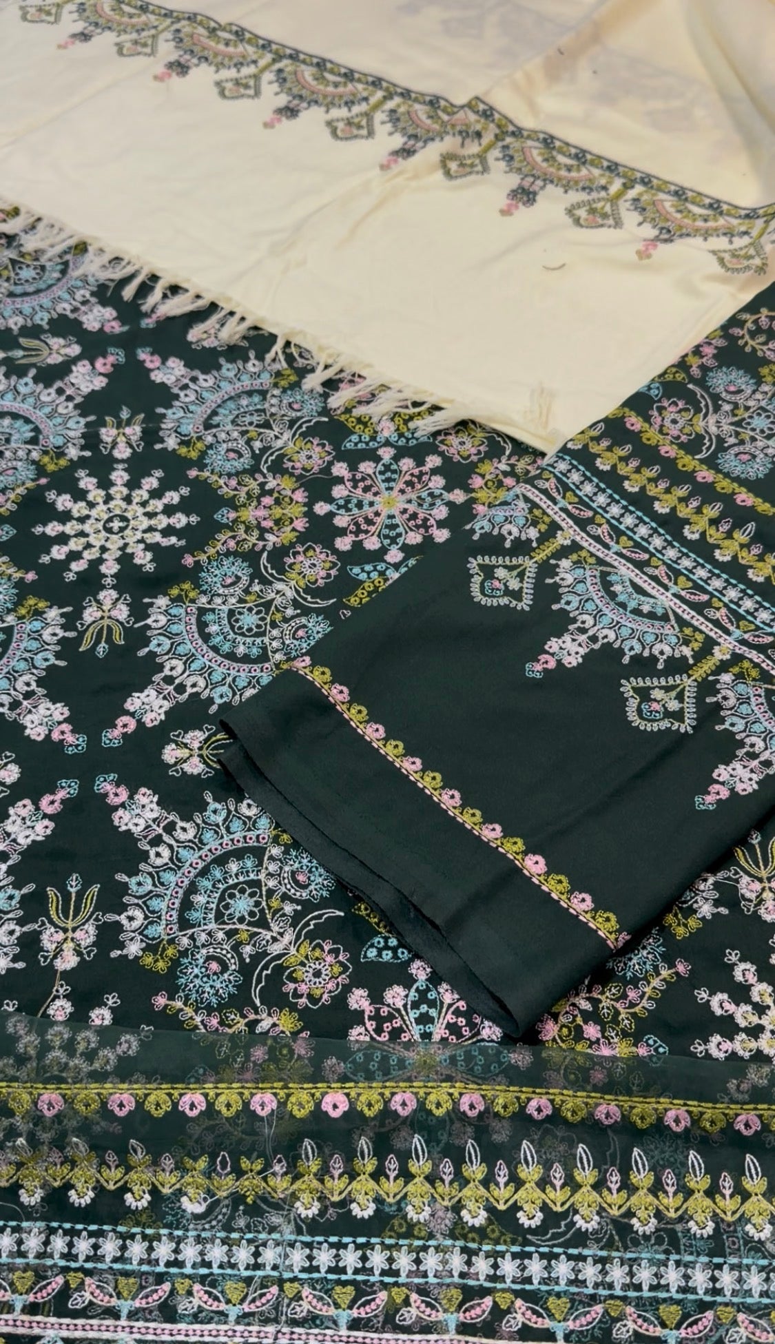 3pcs Bottle Green Zara Shahjhan Dhanak Embroidered Kashmiri