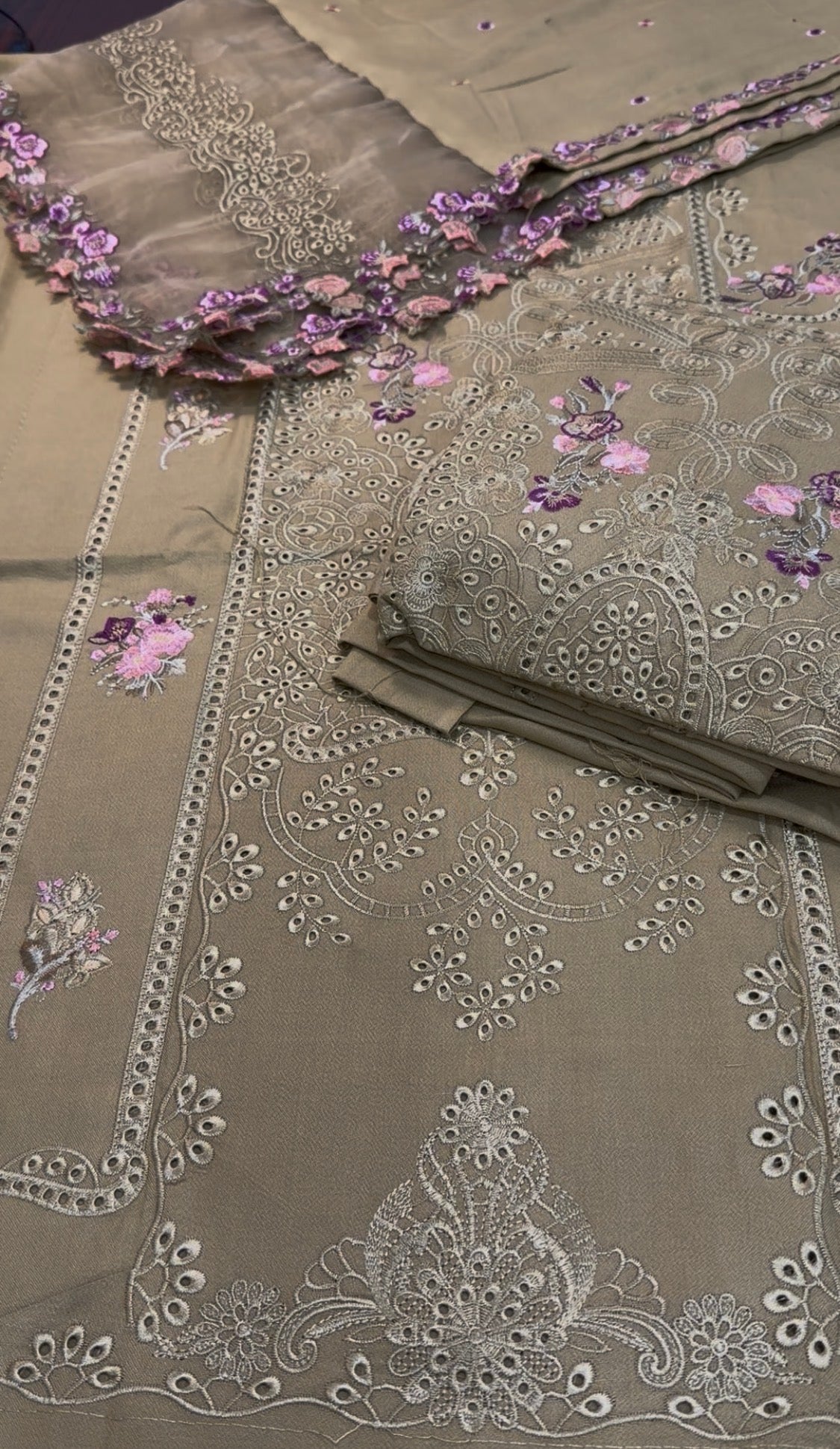 3pcs Maria B pistachio Embroidered Dhanak