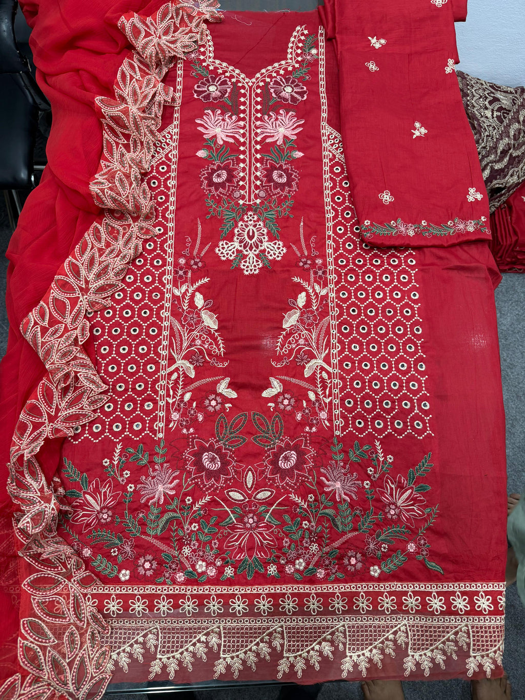 3pcs Mahnur Mehroon lawn
