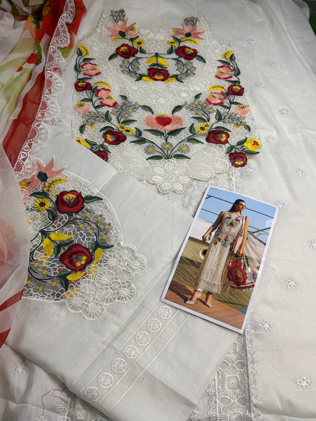3pcs MariaB White Multi lawn
