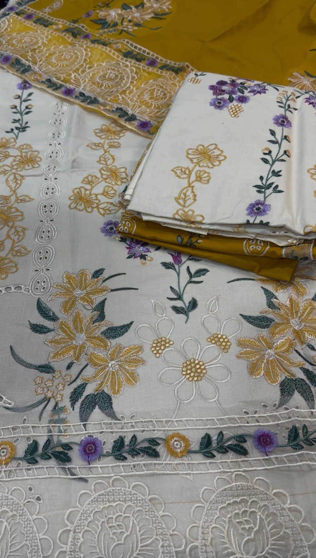 3pcs Aneelas Offwhite Embroidered Winter Dhanak