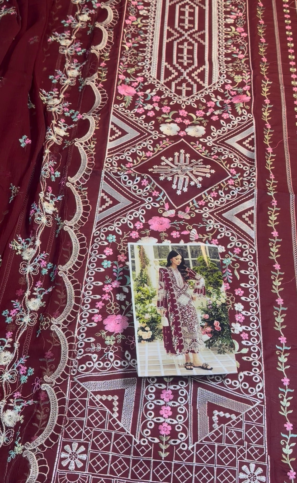 3pcs Mehroon Binilyas lawn