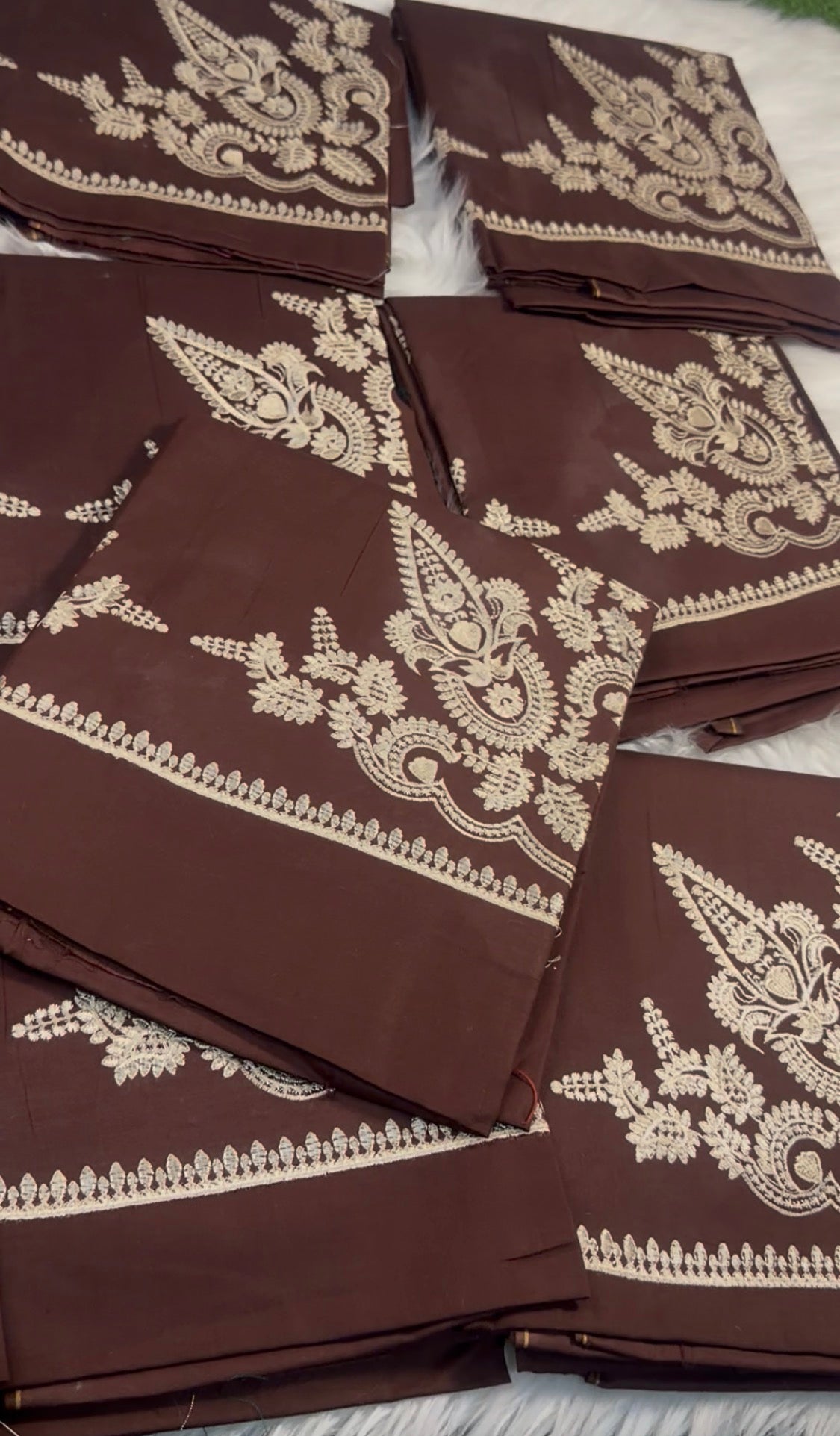 2pcs Sapphire Brown lawn
