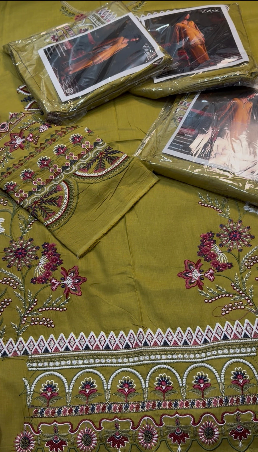 2pcs Ethnic Mehndiya Cutwork Flower lawn