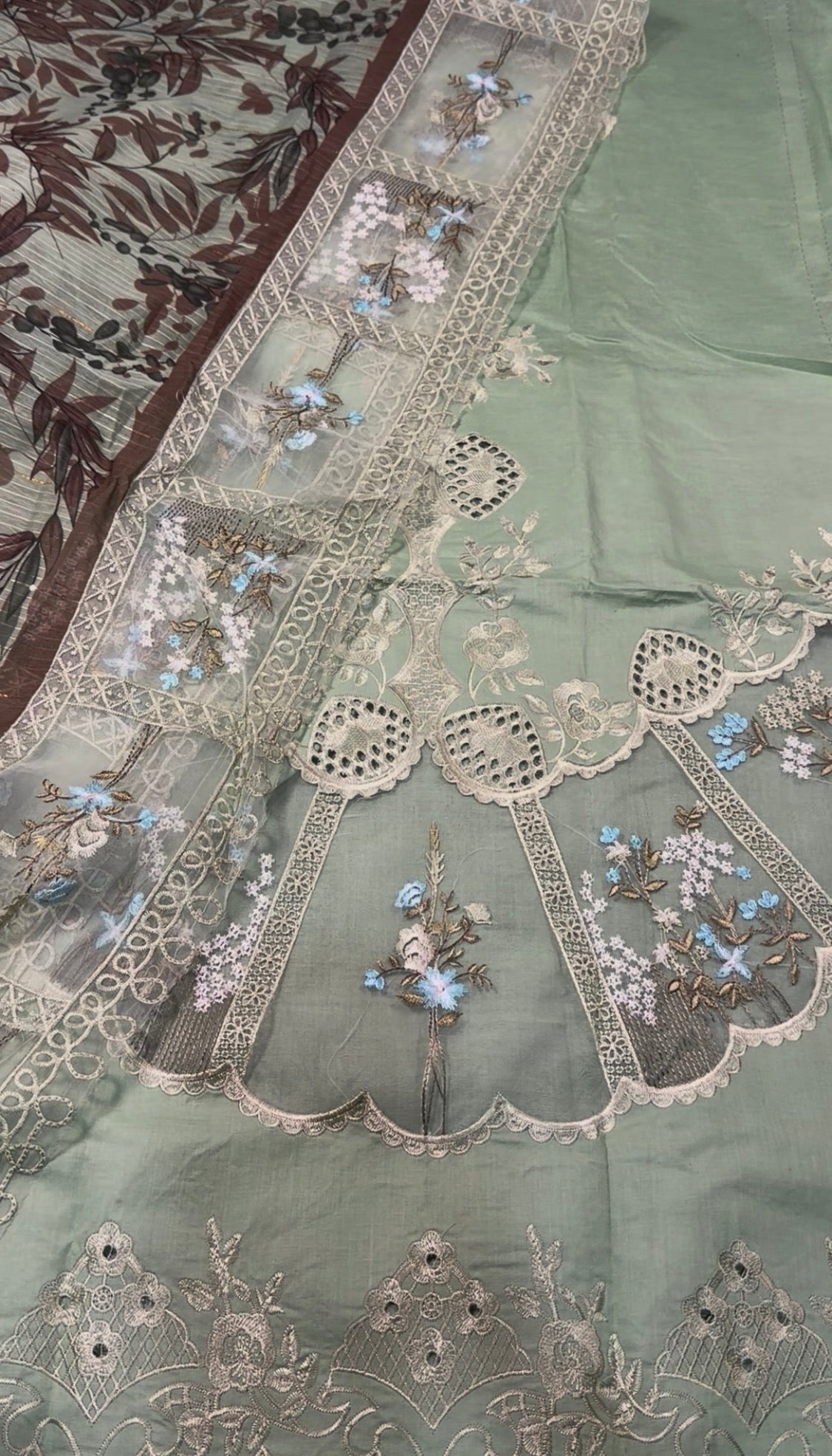 3pcs Crimon Daman cutwork pista lawn