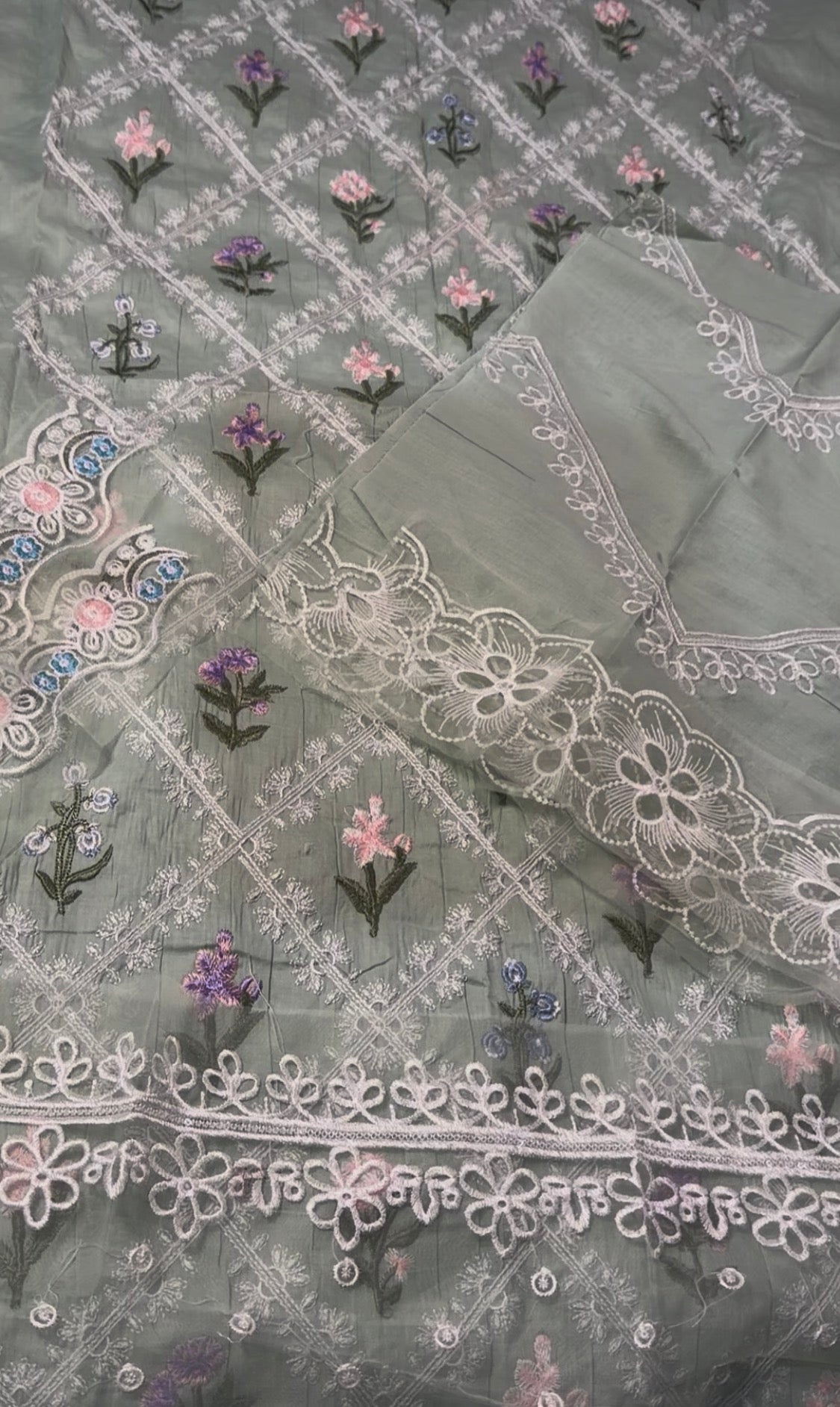 2pcs Pistachio viral mb lawn